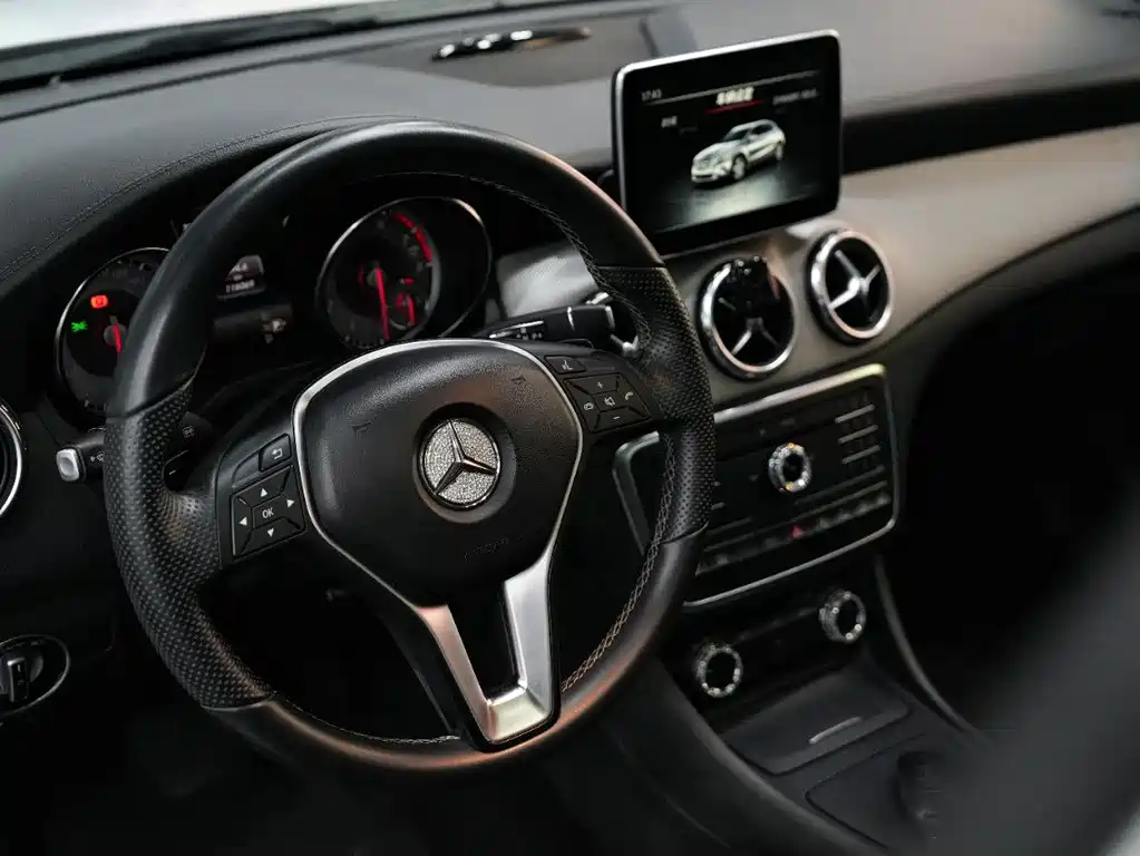 Mercedes-Benz GLA 2016 — фото 13
