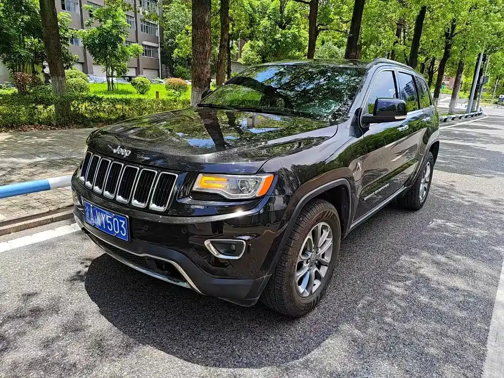 Jeep Grand Cherokee 2016 — фото 1