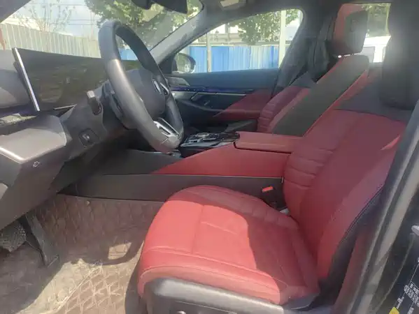 BMW i5 2025