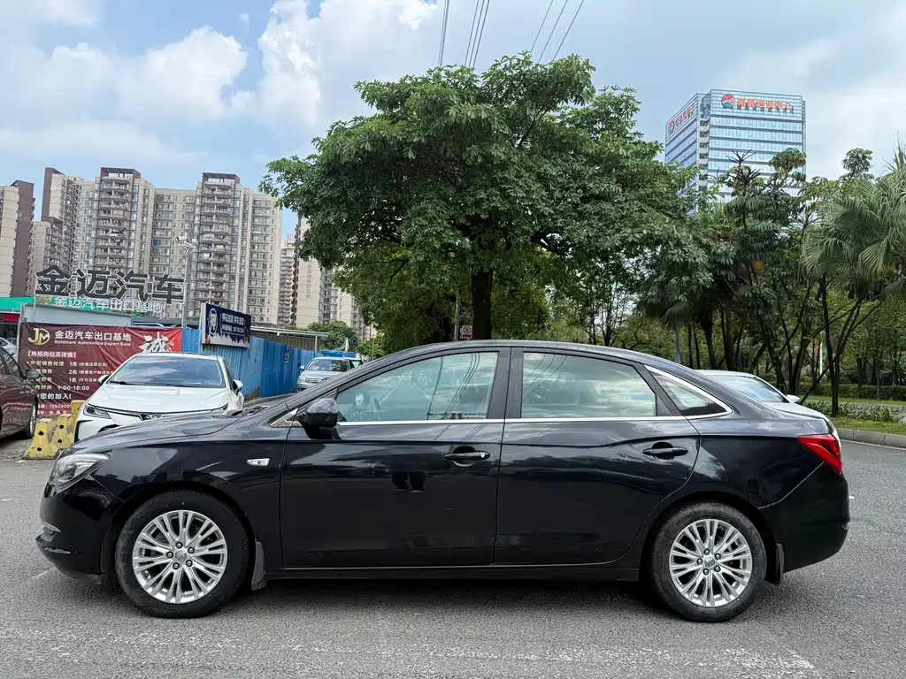Buick Excelle 2016 — фото 13