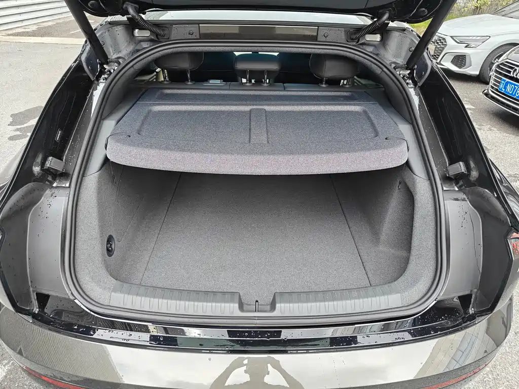 Audi E5 Sportback 2025 — фото 13