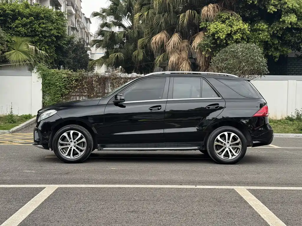 Mercedes-Benz GLE 2016