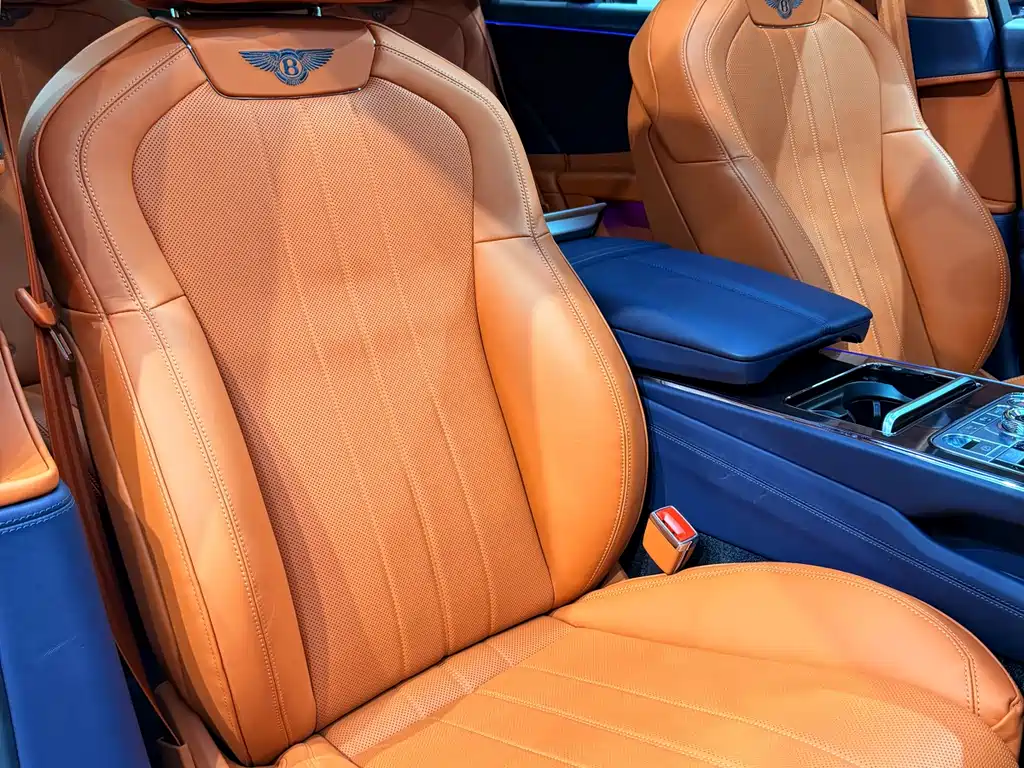 Bentley Flying Spur 2024 — фото 10