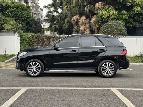 Mercedes-Benz GLE 2016
