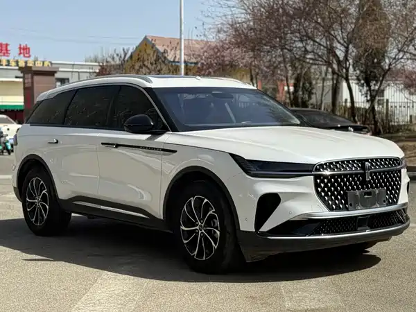 Lincoln Nautilus 2024