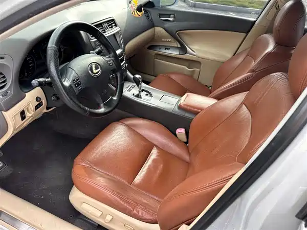 Lexus IS 2009