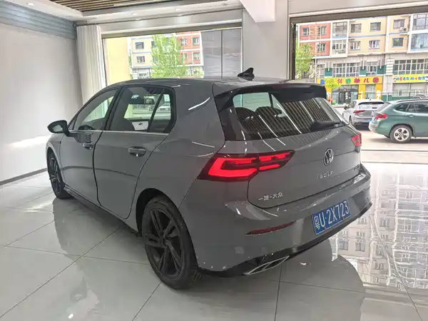 Volkswagen Golf 2023