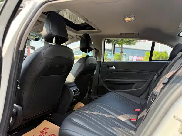 Peugeot 408 2022