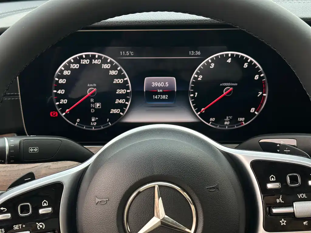 Mercedes-Benz E-Class 2019 — фото 12