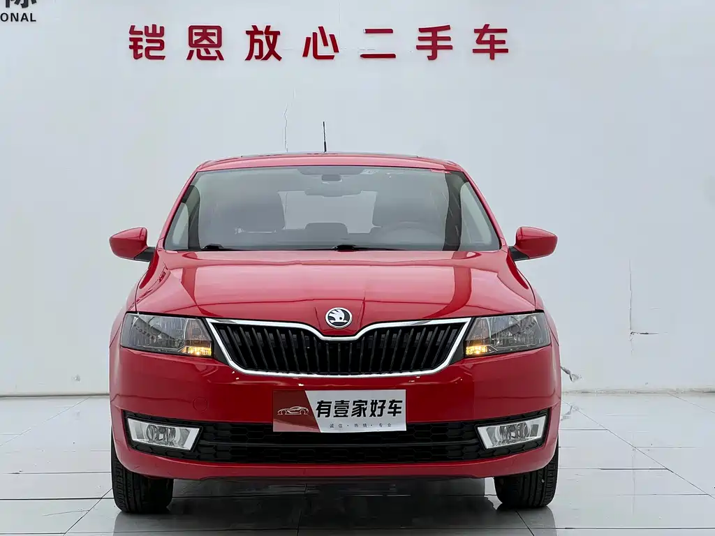Skoda Rapid Spaceback 2016 — фото 2