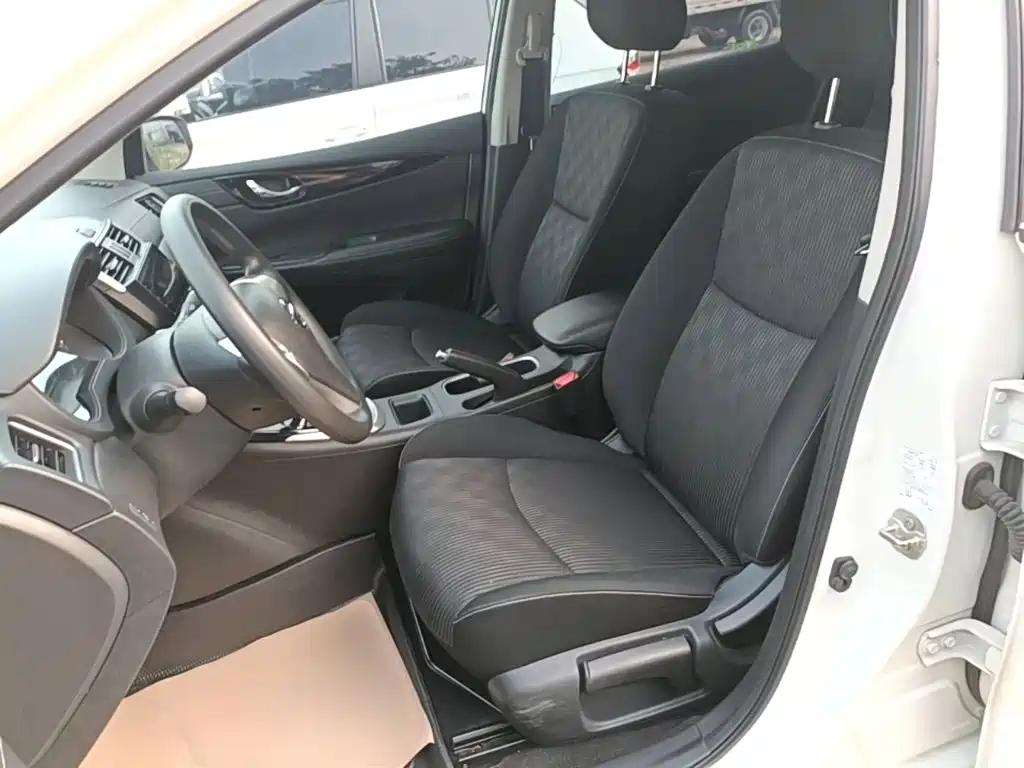Nissan Tiida 2019 — фото 15