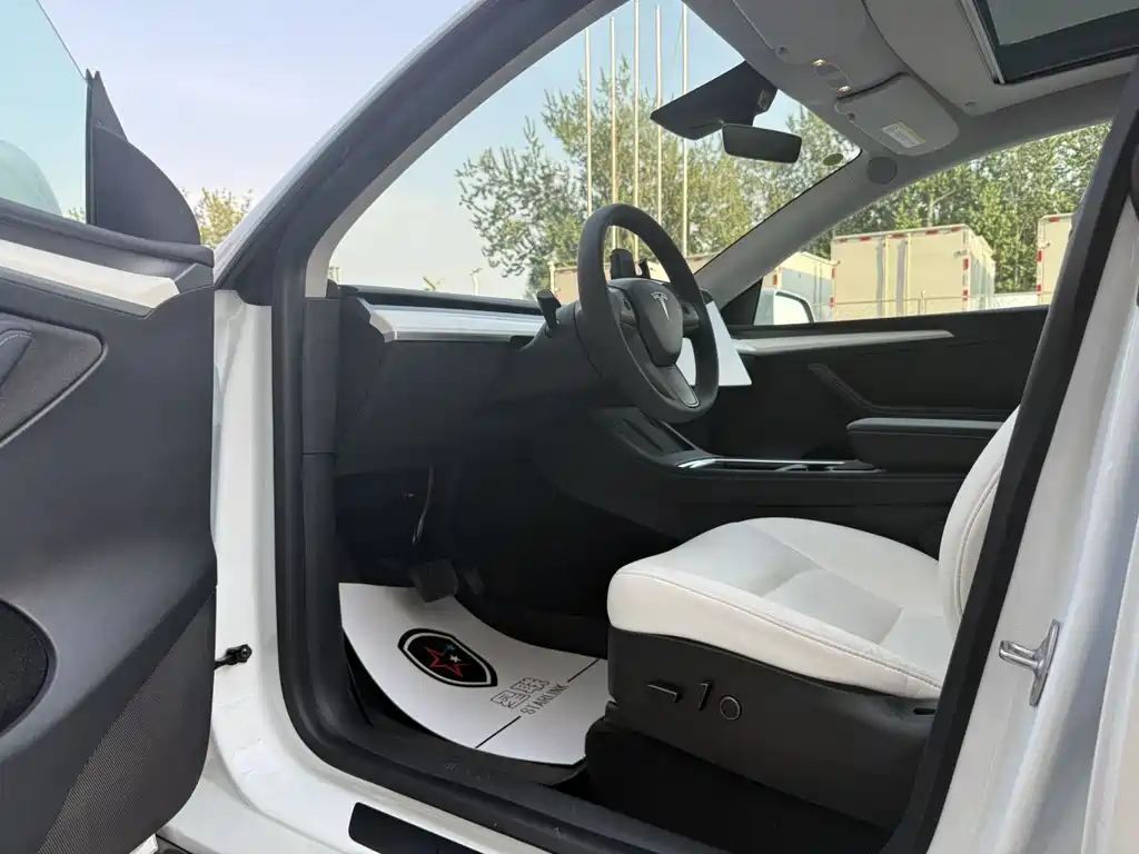 Tesla Model Y 2022 — фото 10