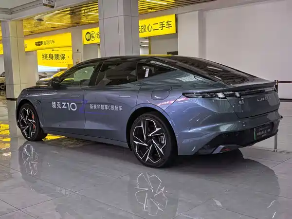 Lynk & Co Z10 2024