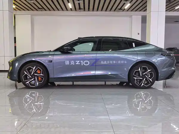 Lynk & Co Z10 2024