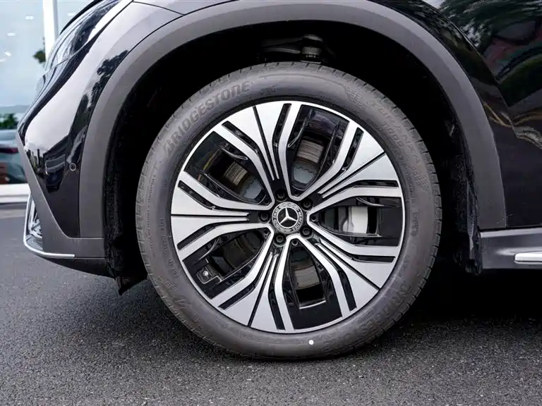 Mercedes-Benz EQE SUV 2025 — фото 8