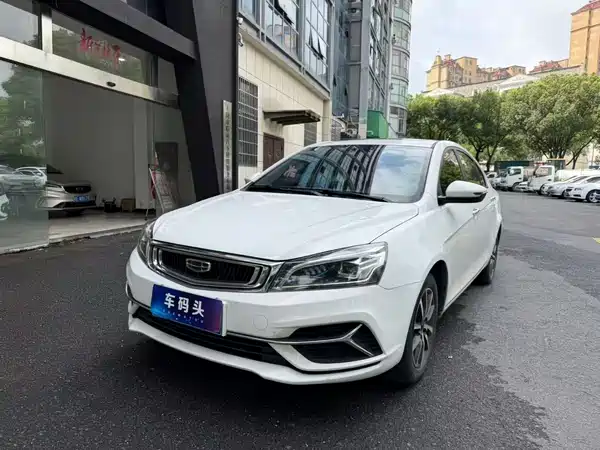 Geely Emgrand 2021
