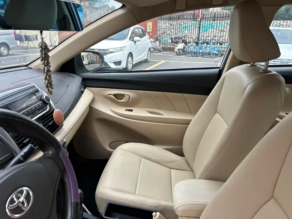 Toyota Vios 2015 — фото 12
