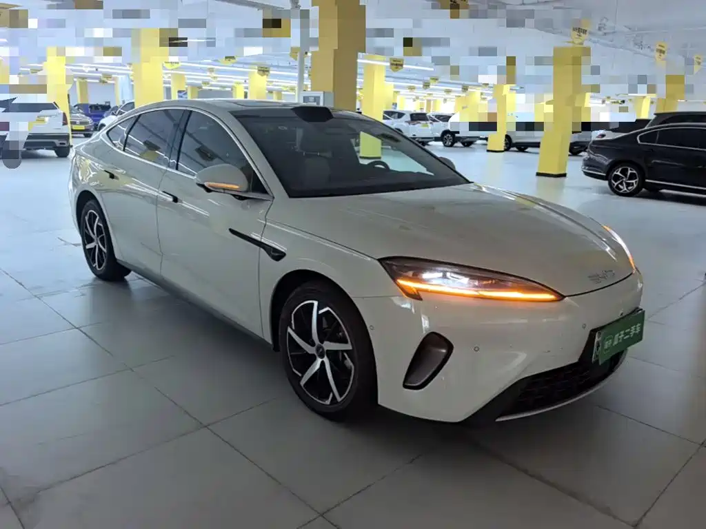 BYD Seal 07 DM-i 2025 — фото 4