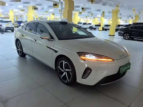 BYD Seal 07 DM-i 2025