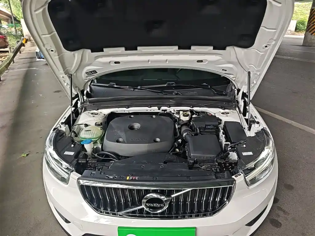 Volvo XC40 2021 — фото 20