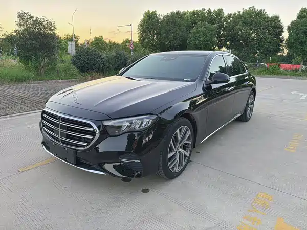 Mercedes-Benz E-Class 2025