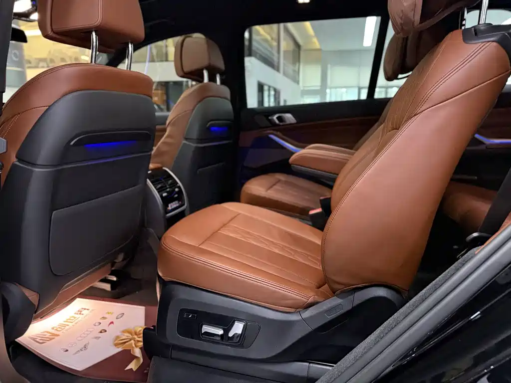 BMW X7 2021 — фото 11