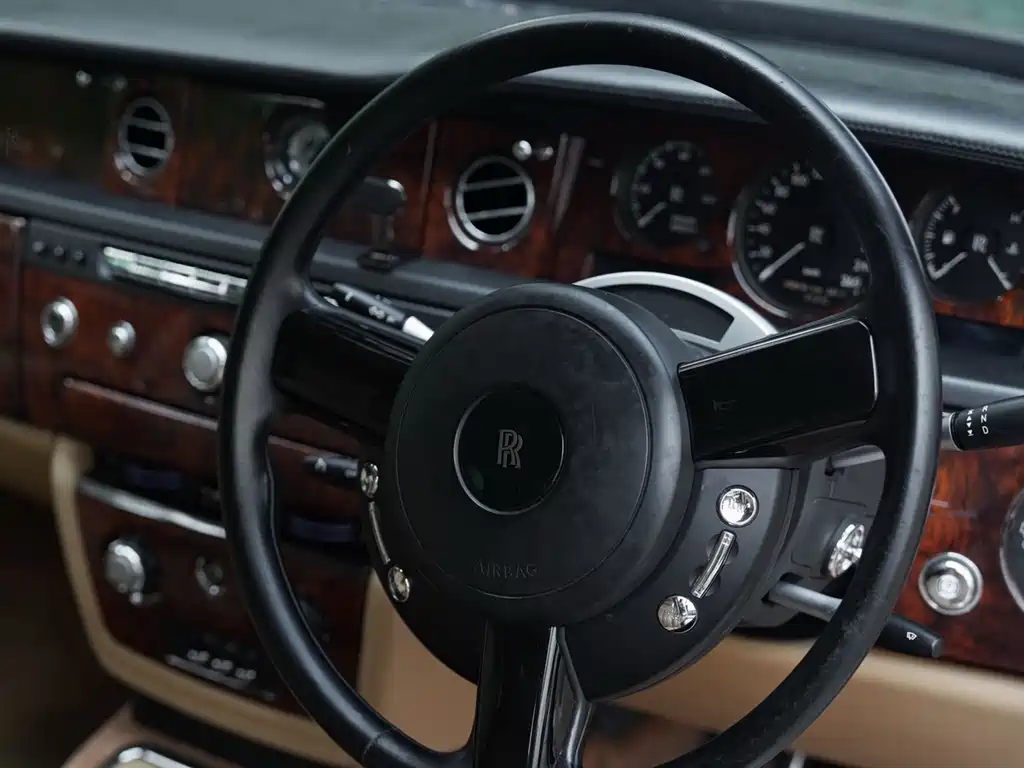 Rolls-Royce Phantom 2017 — фото 12