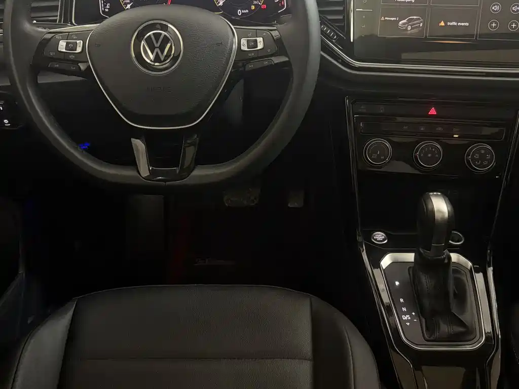 Volkswagen T-Roc 2022 — фото 13
