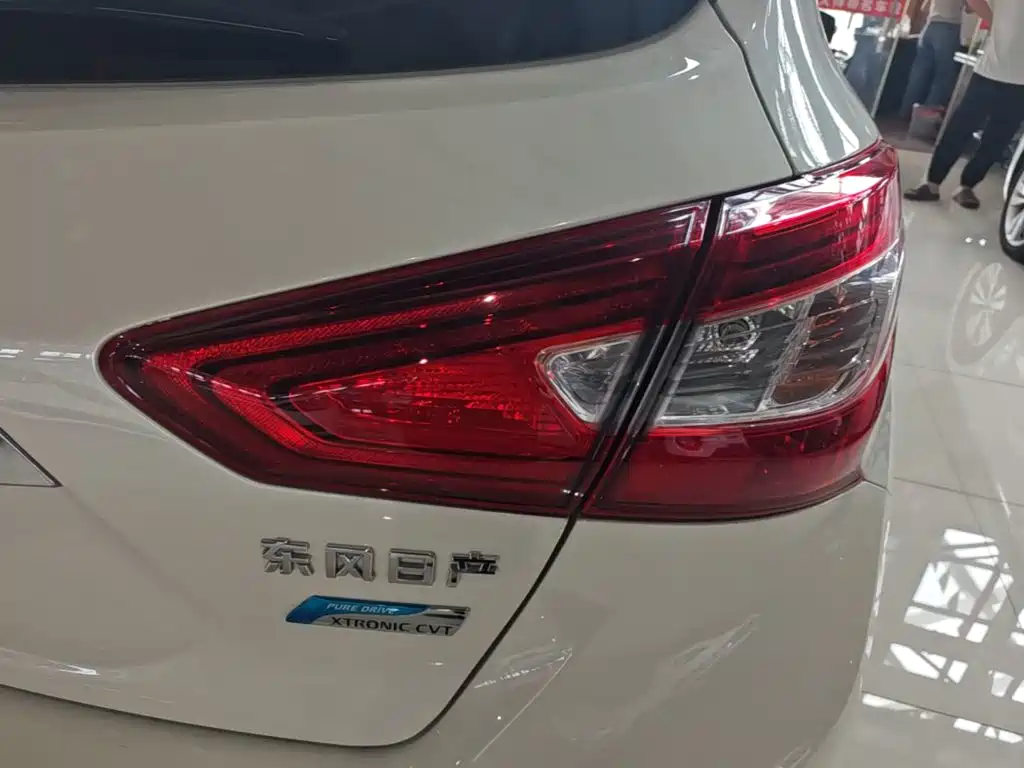 Nissan Tiida 2019 — фото 8
