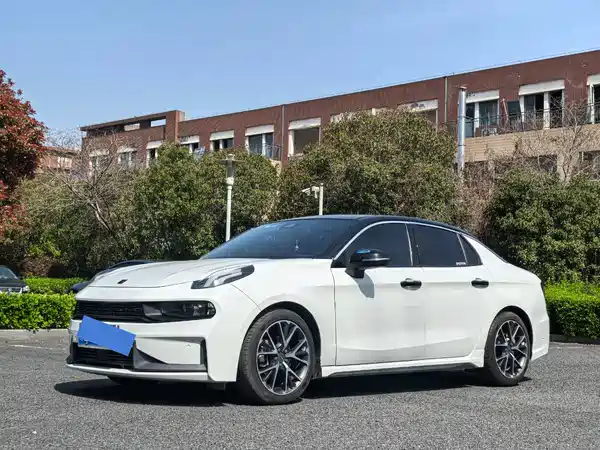Lynk & Co 03 2022