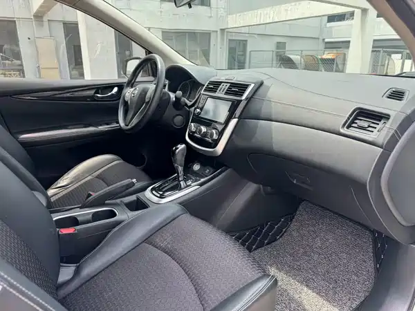Nissan Tiida 2016