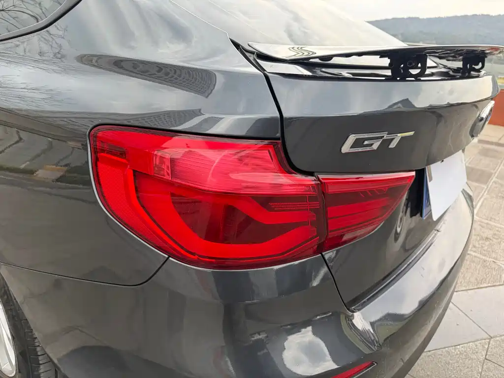 BMW 3 Series GT 2017 — фото 38