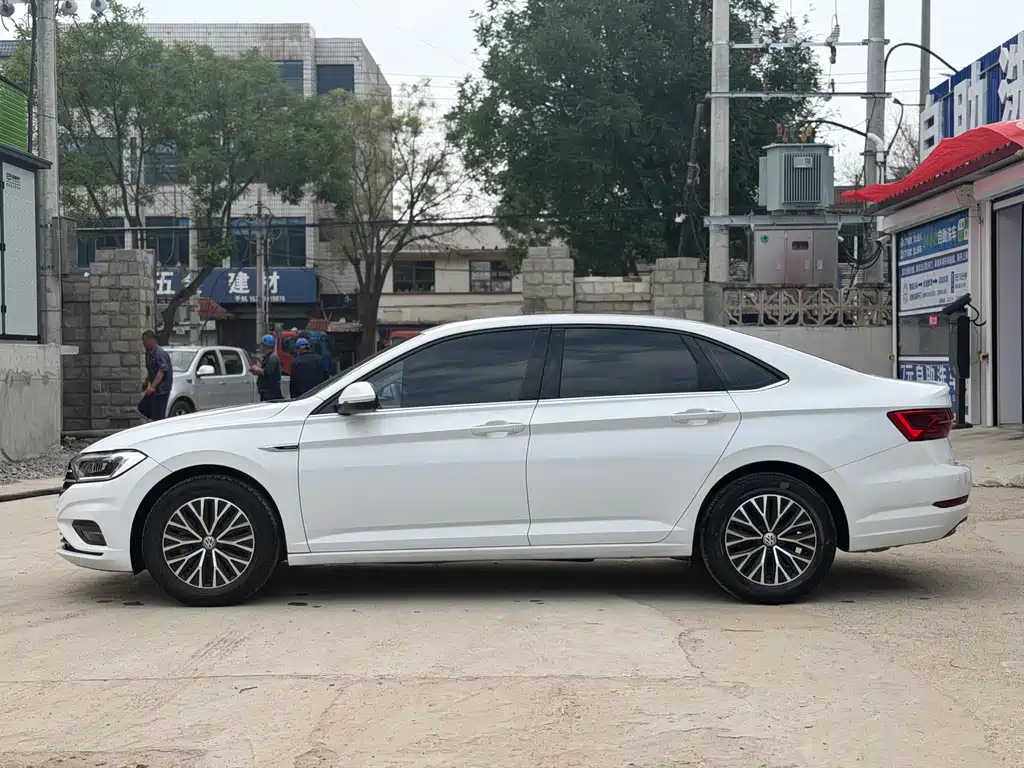 Volkswagen Sagitar 2020