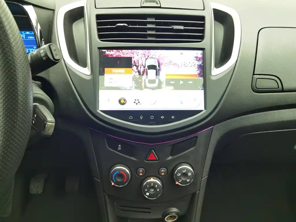 Chevrolet Trax 2015 — фото 12