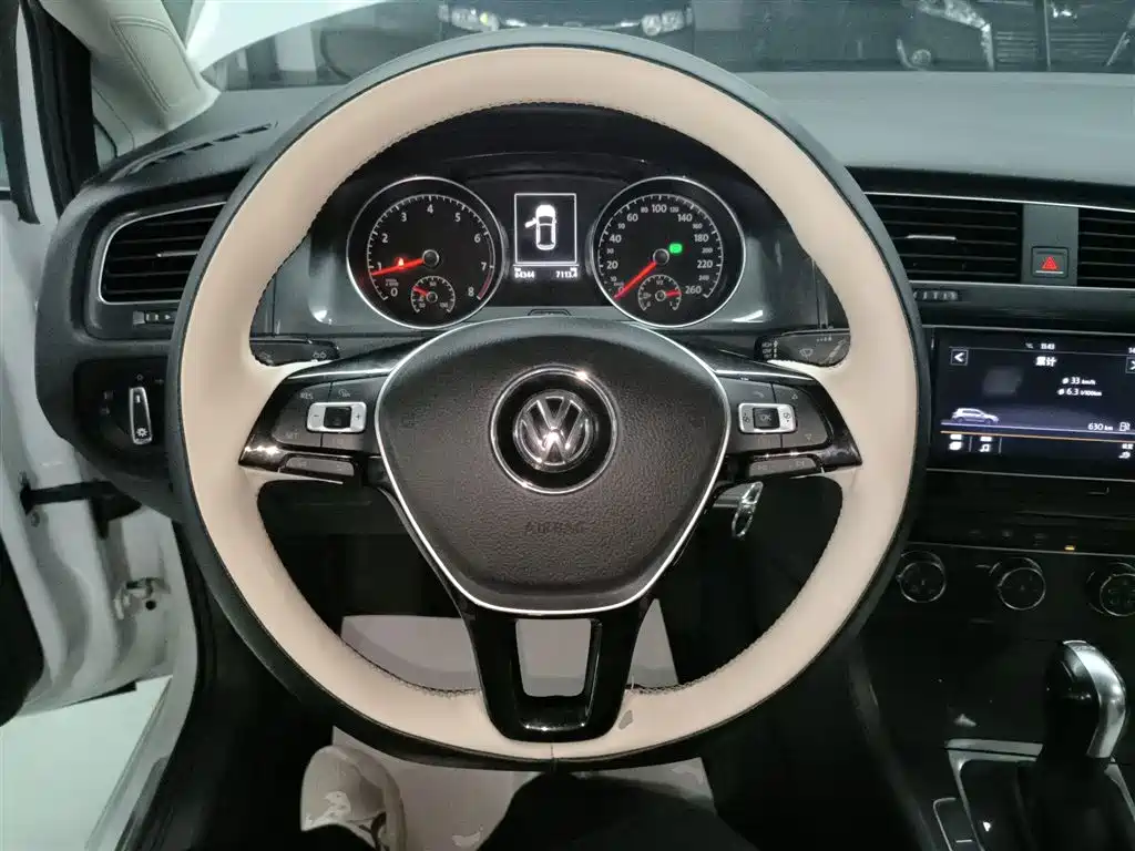 Volkswagen Golf 2018 — фото 11