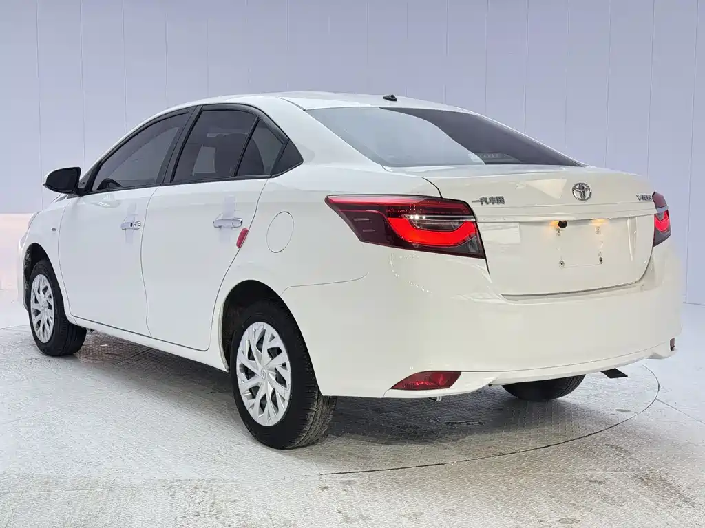 Toyota Vios 2023 — фото 7