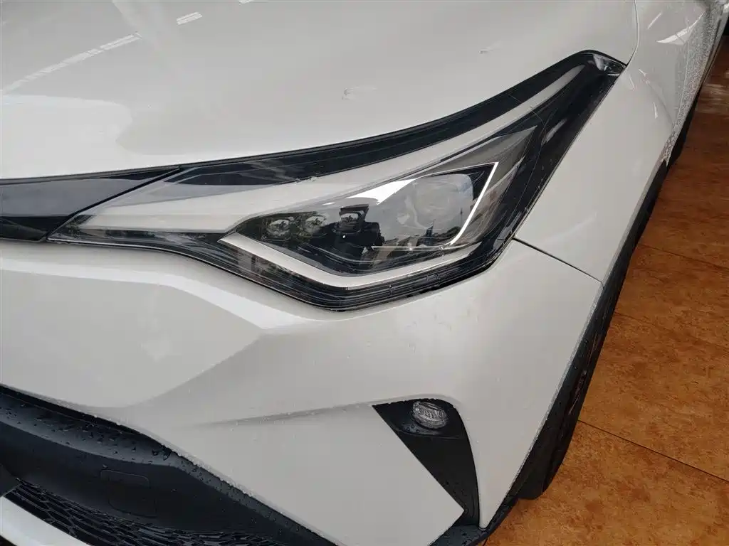 Toyota C-HR 2022 — фото 18