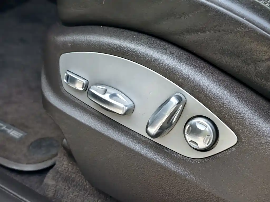 Porsche Macan 2017 — фото 14