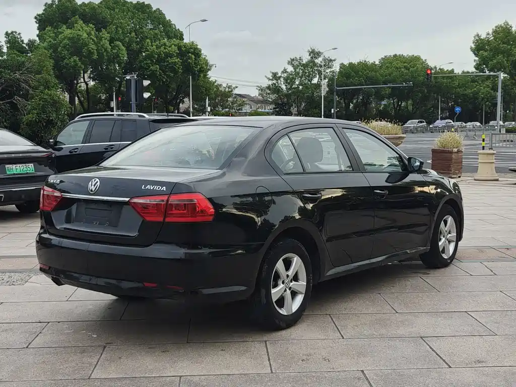 Volkswagen Lavida 2015