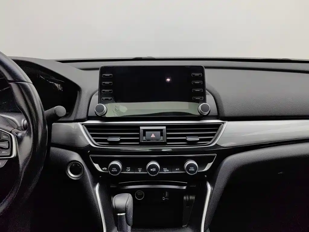 Honda Inspire 2019 — фото 12