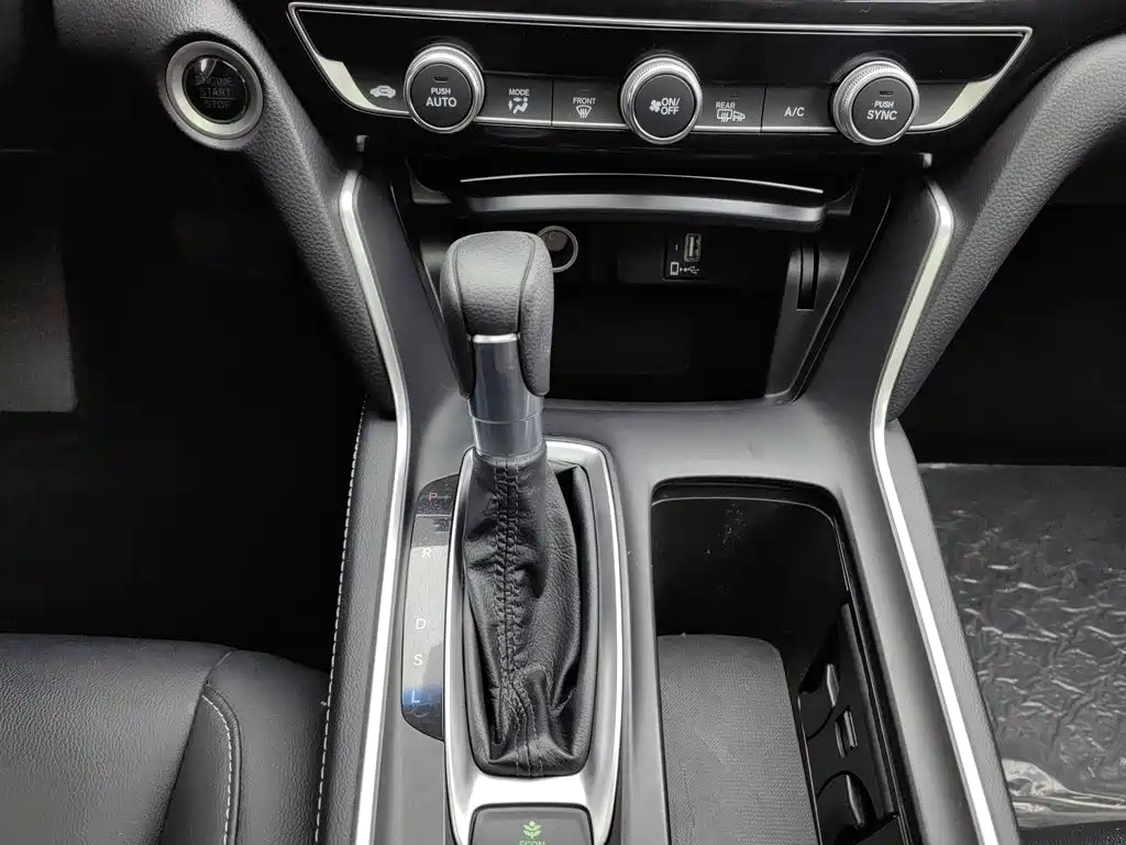 Honda Inspire 2019 — фото 13