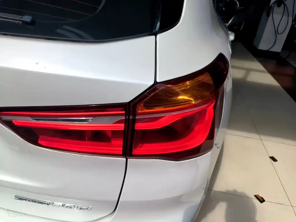 BMW X1 2018 — фото 8