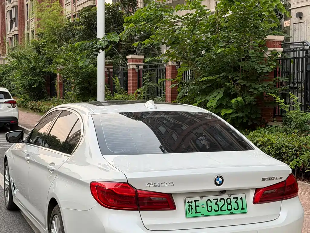 BMW 5 Series New Energy 2020 — фото 3