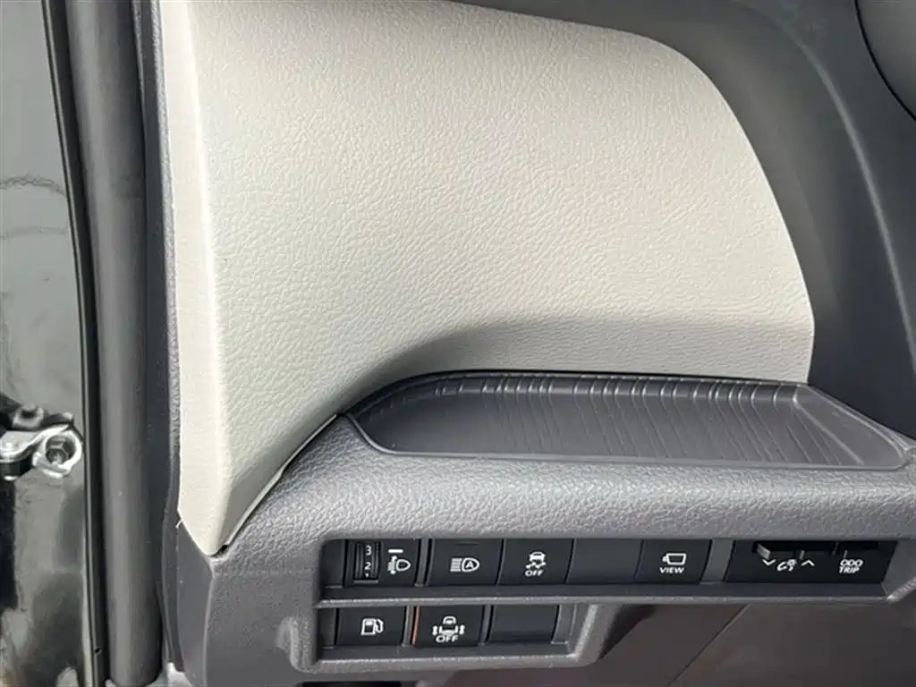 Toyota Granvia 2024 — фото 14