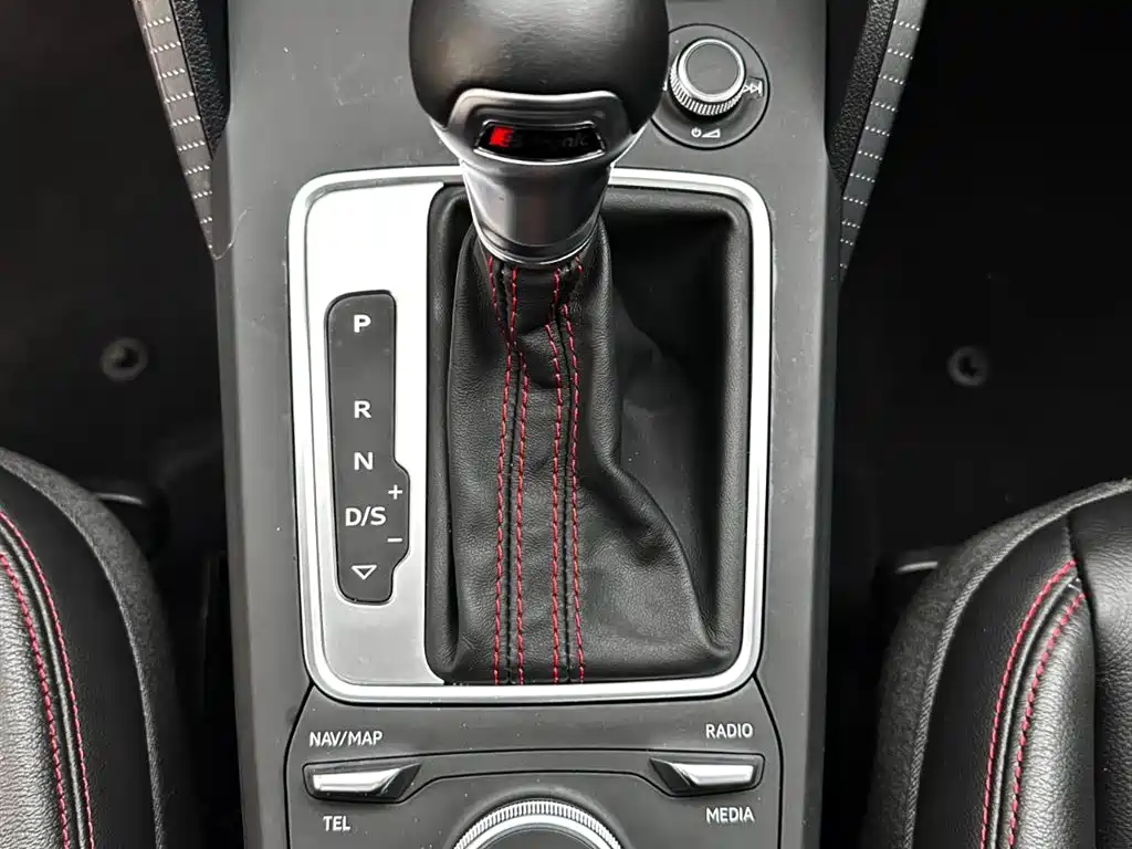 Audi Q2L 2022 — фото 13