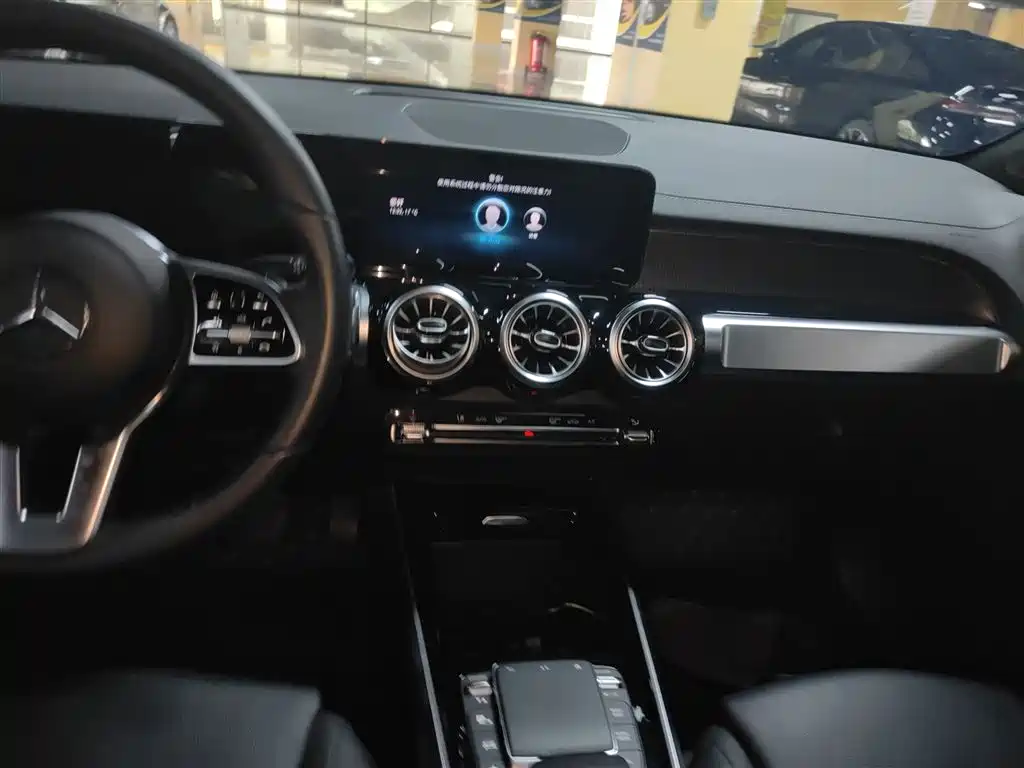 Mercedes-Benz GLB 2023 — фото 13