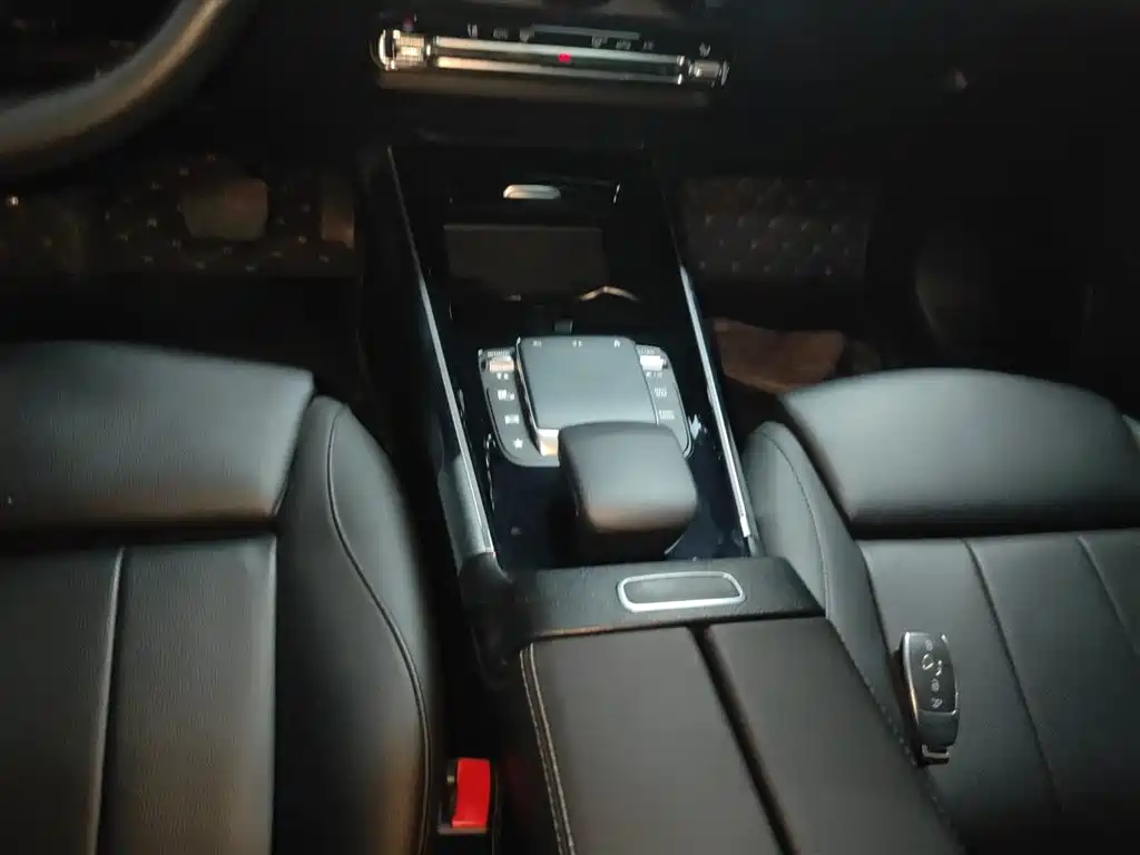 Mercedes-Benz GLB 2023 — фото 14