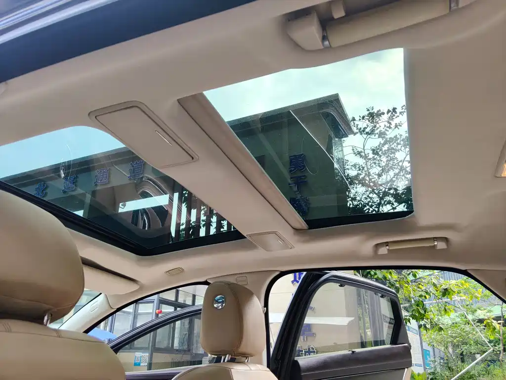 Jaguar XJ 2014 — фото 12