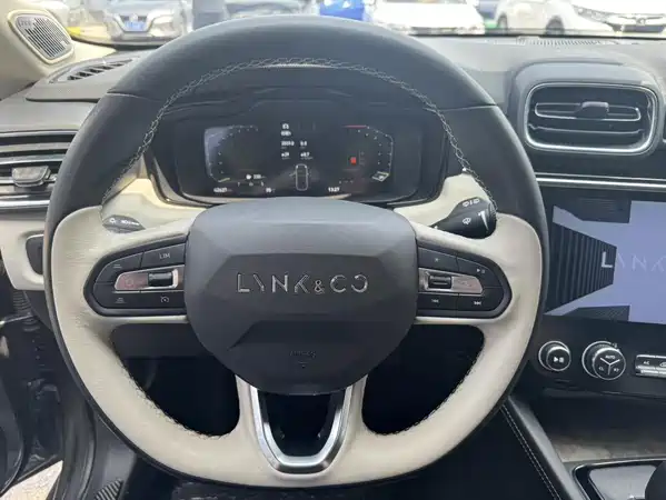 Lynk & Co 02 2022