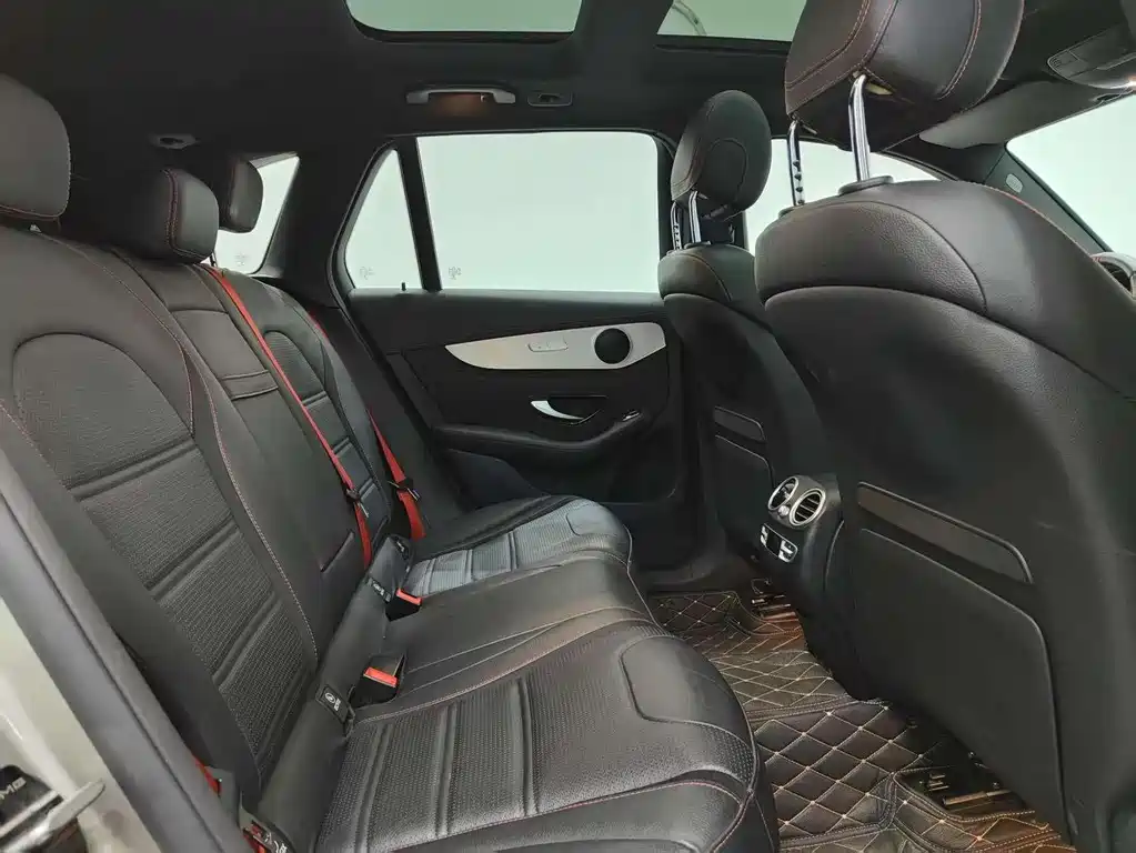 Mercedes-Benz GLC AMG 2020 — фото 18